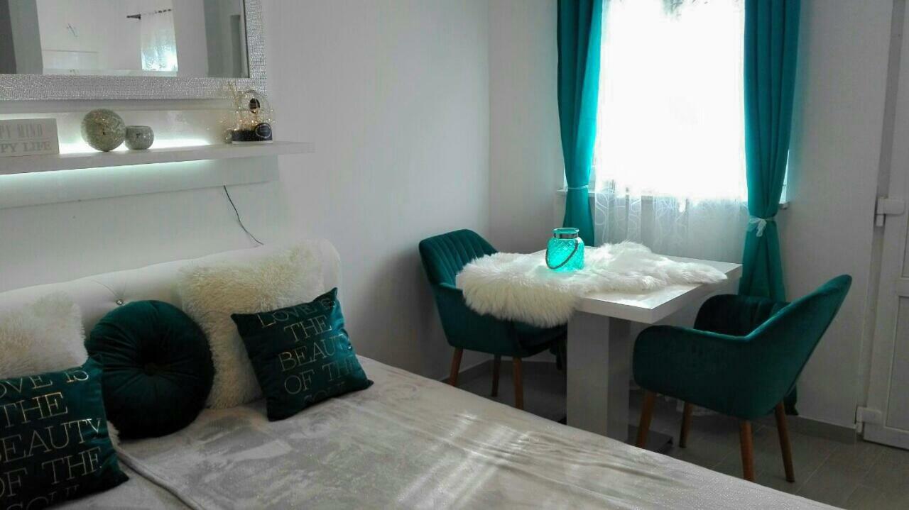 Apartment Vortex *
